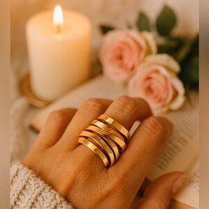 Gold Wrap Statement Ring — Adjustable Chic Fashion Ring (Size 5)